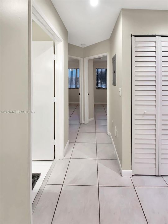 For Rent: $2,500 (3 beds, 2 baths, 1120 Square Feet)