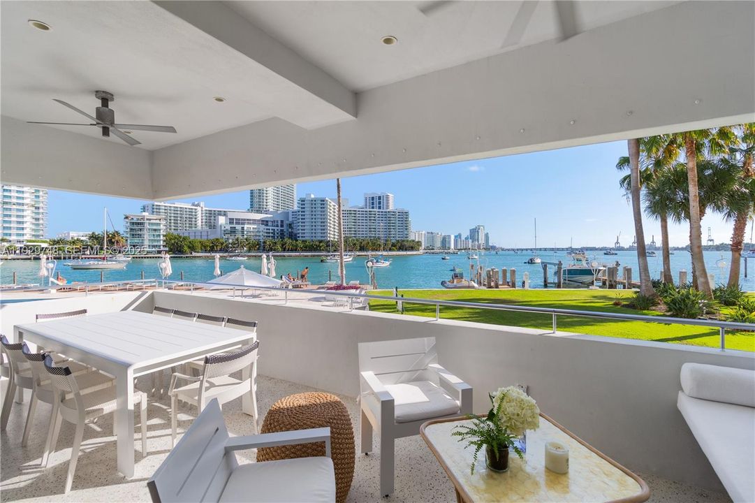 Active With Contract: $3,800,000 (2 beds, 2 baths, 1764 Square Feet)