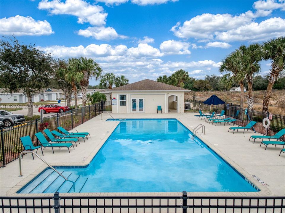 For Sale: $208,999 (3 beds, 2 baths, 1330 Square Feet)