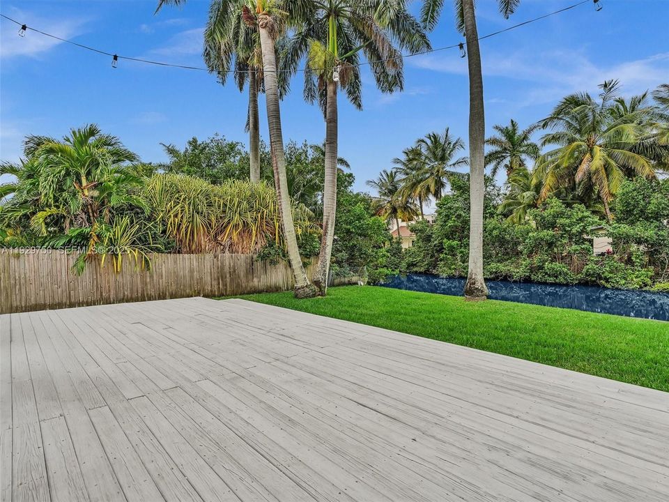 出租: $6,500 (4 贝兹, 3 浴室, 2106 平方英尺)