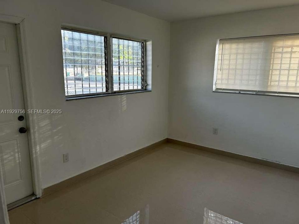 For Rent: $1,600 (1 beds, 1 baths, 600 Square Feet)