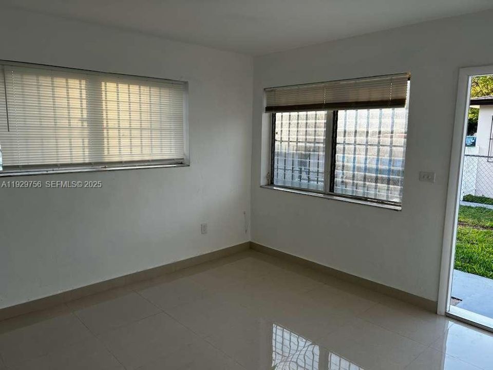 For Rent: $1,600 (1 beds, 1 baths, 600 Square Feet)