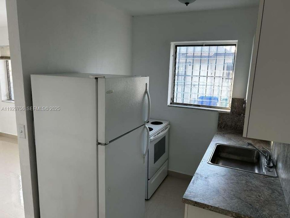 For Rent: $1,600 (1 beds, 1 baths, 600 Square Feet)