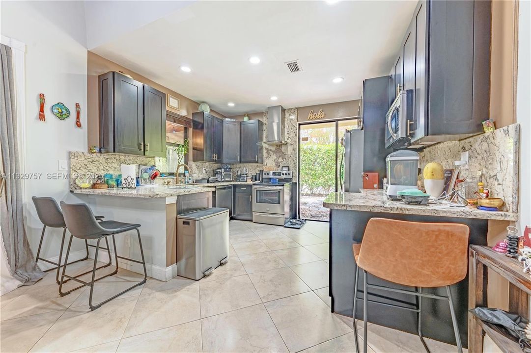 待售: $490,000 (3 贝兹, 2 浴室, 2076 平方英尺)