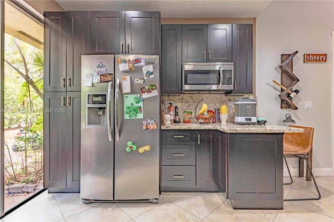 待售: $490,000 (3 贝兹, 2 浴室, 2076 平方英尺)