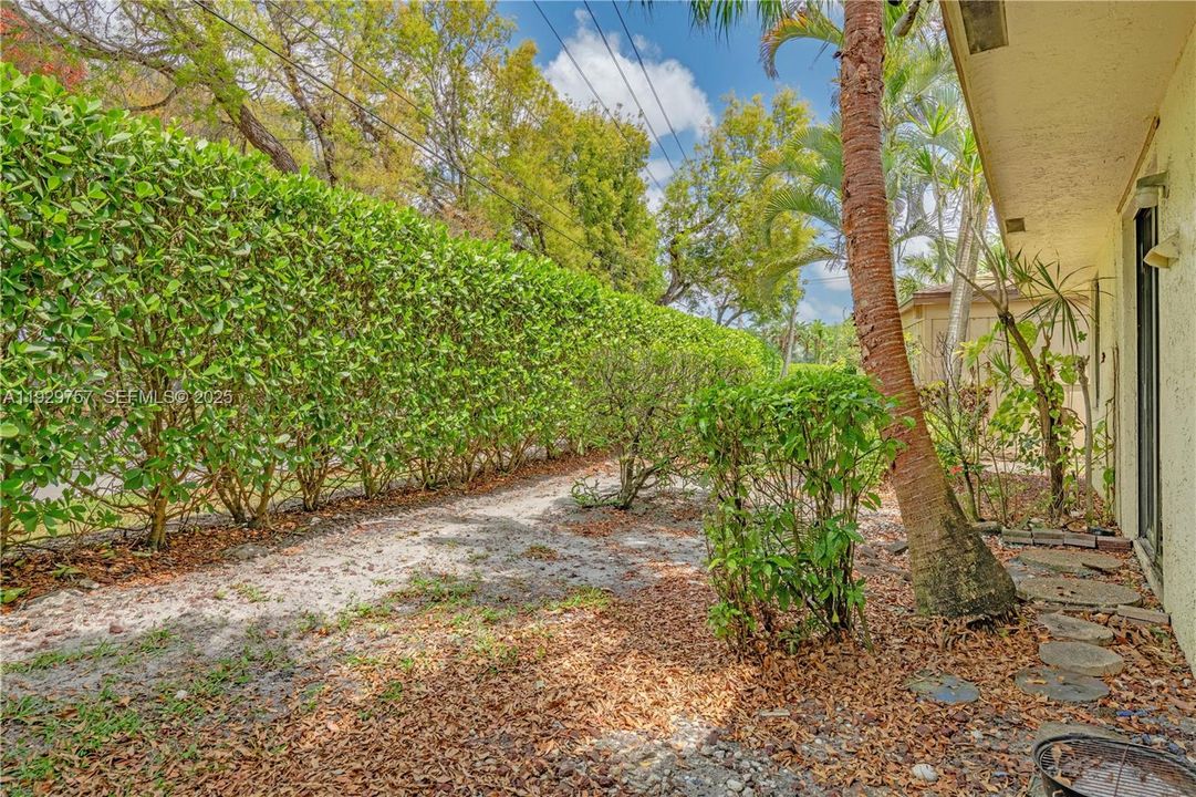 待售: $490,000 (3 贝兹, 2 浴室, 2076 平方英尺)