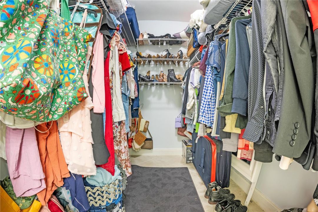 待售: $490,000 (3 贝兹, 2 浴室, 2076 平方英尺)