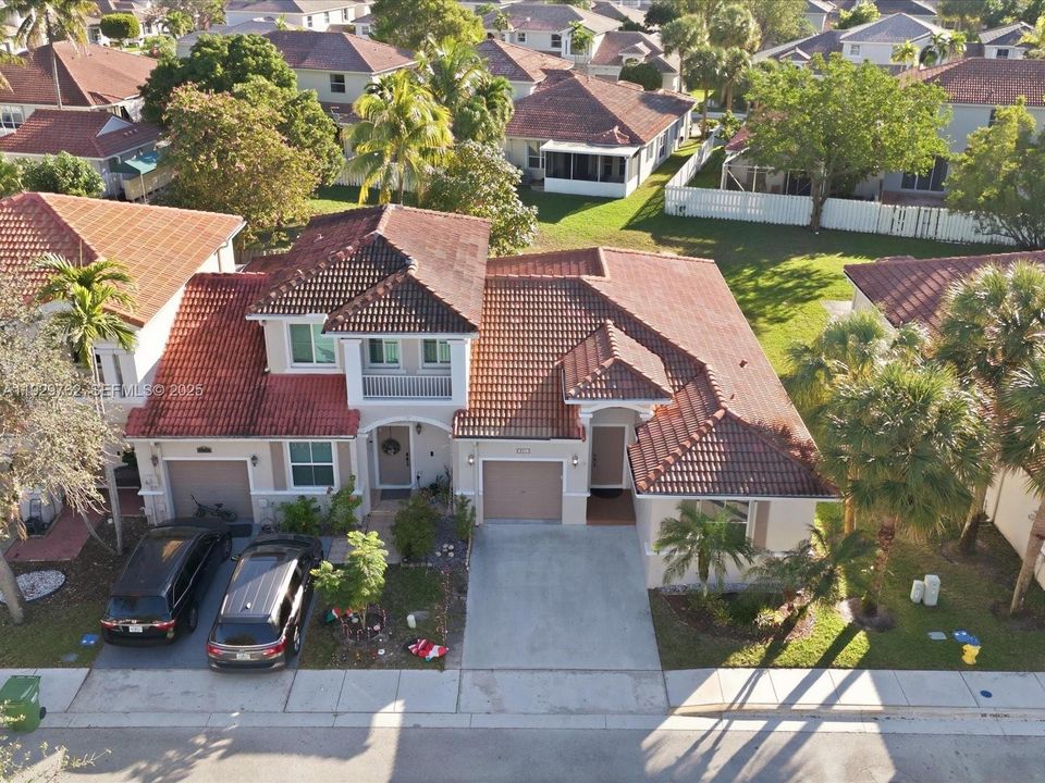 For Rent: $3,200 (3 beds, 2 baths, 1370 Square Feet)