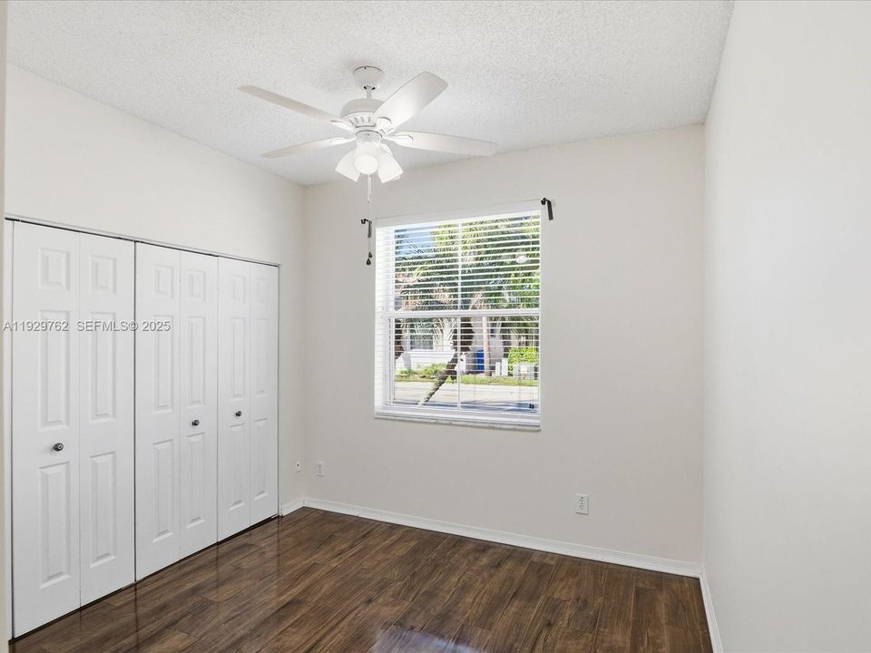 For Rent: $3,200 (3 beds, 2 baths, 1370 Square Feet)