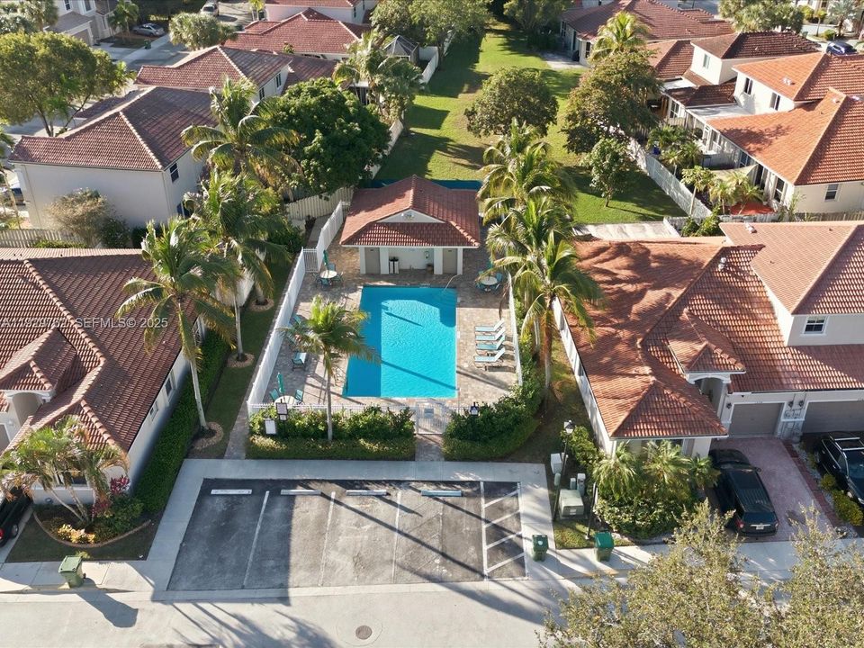 For Rent: $3,200 (3 beds, 2 baths, 1370 Square Feet)