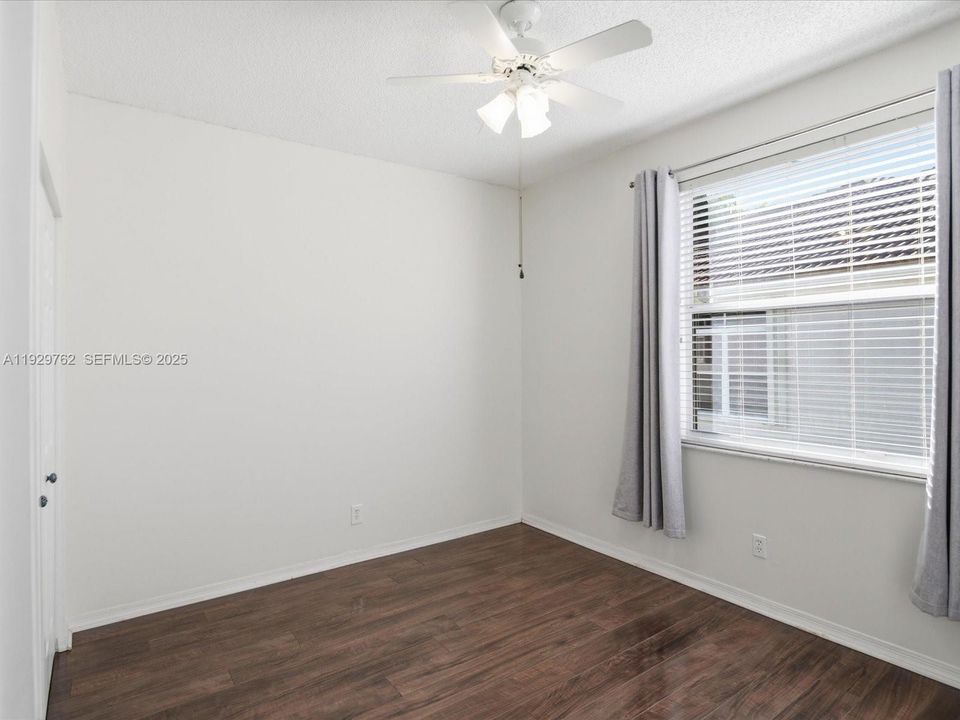 For Rent: $3,200 (3 beds, 2 baths, 1370 Square Feet)