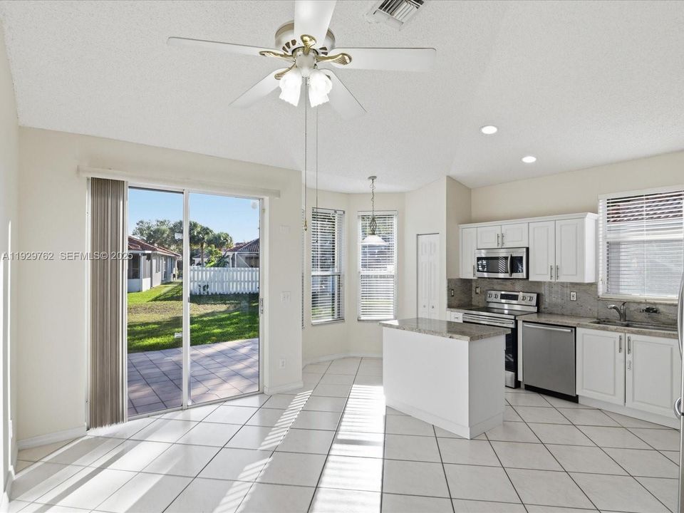 For Rent: $3,200 (3 beds, 2 baths, 1370 Square Feet)