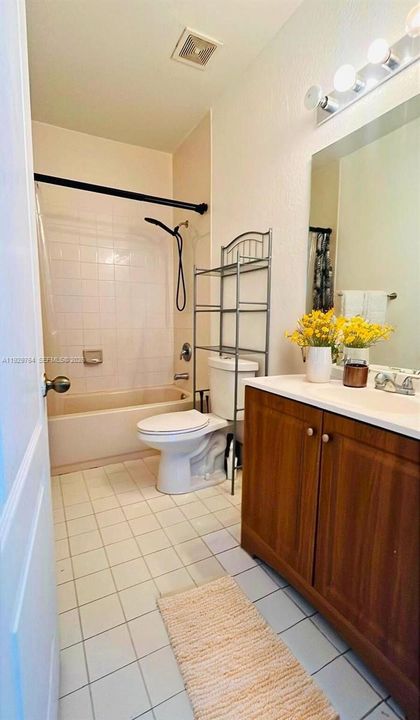 For Sale: $229,000 (3 beds, 2 baths, 1182 Square Feet)