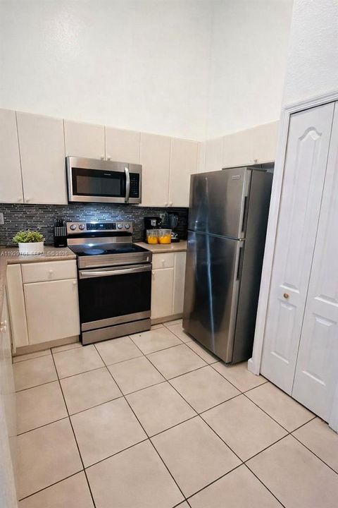 For Sale: $229,000 (3 beds, 2 baths, 1182 Square Feet)