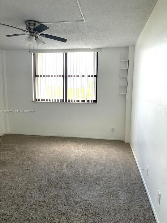 For Sale: $295,000 (2 beds, 2 baths, 1190 Square Feet)