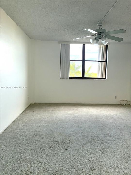 For Sale: $295,000 (2 beds, 2 baths, 1190 Square Feet)