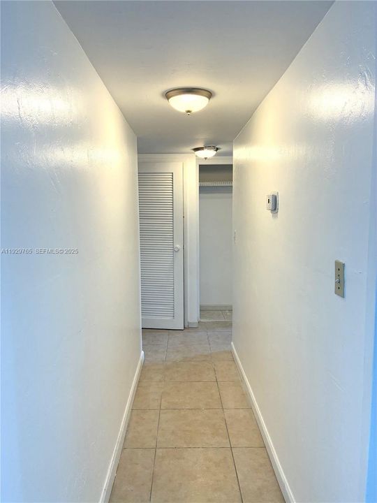 For Sale: $295,000 (2 beds, 2 baths, 1190 Square Feet)