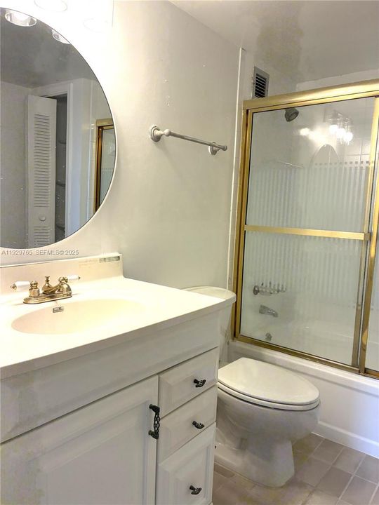 For Sale: $295,000 (2 beds, 2 baths, 1190 Square Feet)