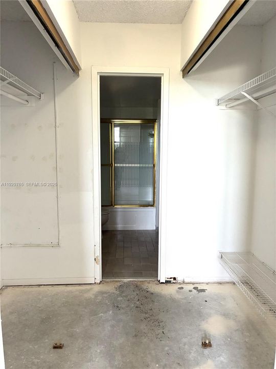 For Sale: $295,000 (2 beds, 2 baths, 1190 Square Feet)