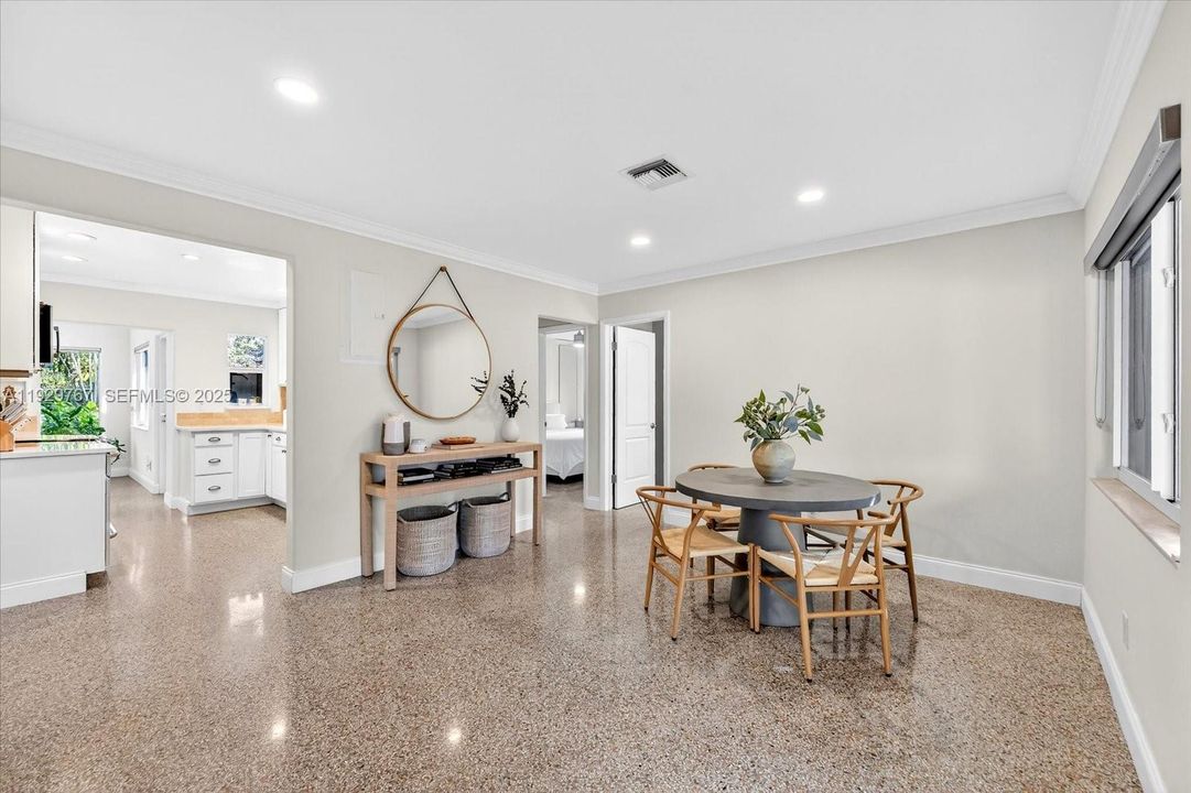 For Sale: $595,000 (3 beds, 2 baths, 1100 Square Feet)