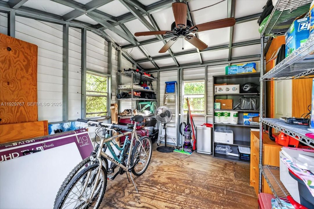 For Sale: $595,000 (3 beds, 2 baths, 1100 Square Feet)