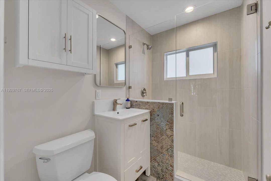 For Sale: $595,000 (3 beds, 2 baths, 1100 Square Feet)