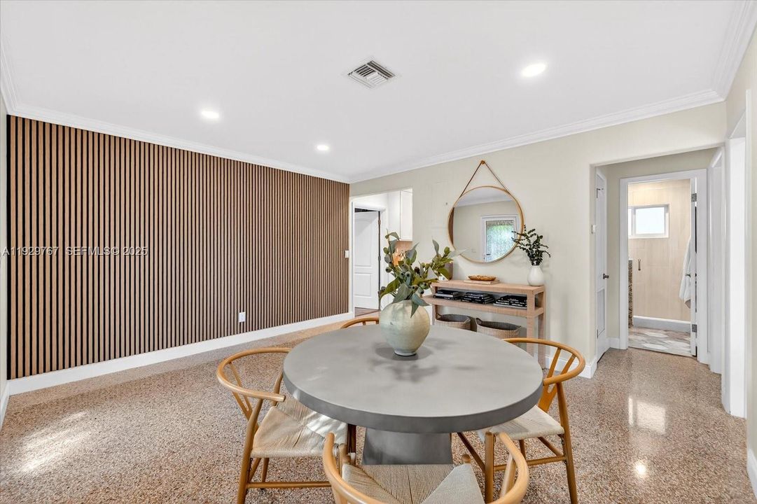 For Sale: $595,000 (3 beds, 2 baths, 1100 Square Feet)