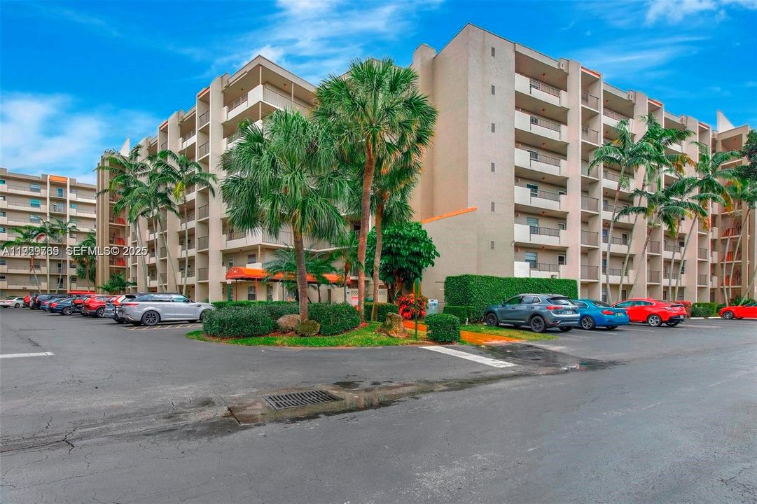 На продажу: $189,900 (2 спален, 2 ванн, 1260 Квадратных фут)