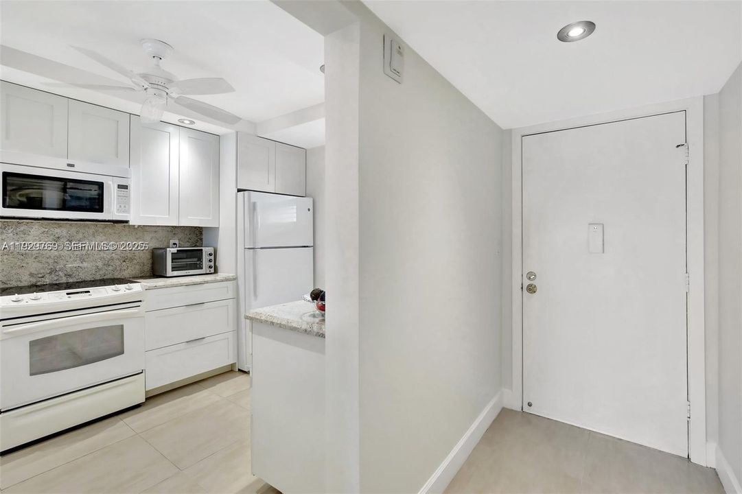 На продажу: $189,900 (2 спален, 2 ванн, 1260 Квадратных фут)