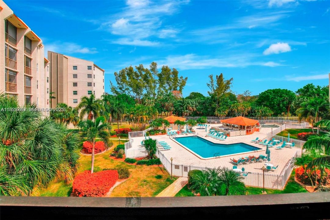 На продажу: $189,900 (2 спален, 2 ванн, 1260 Квадратных фут)