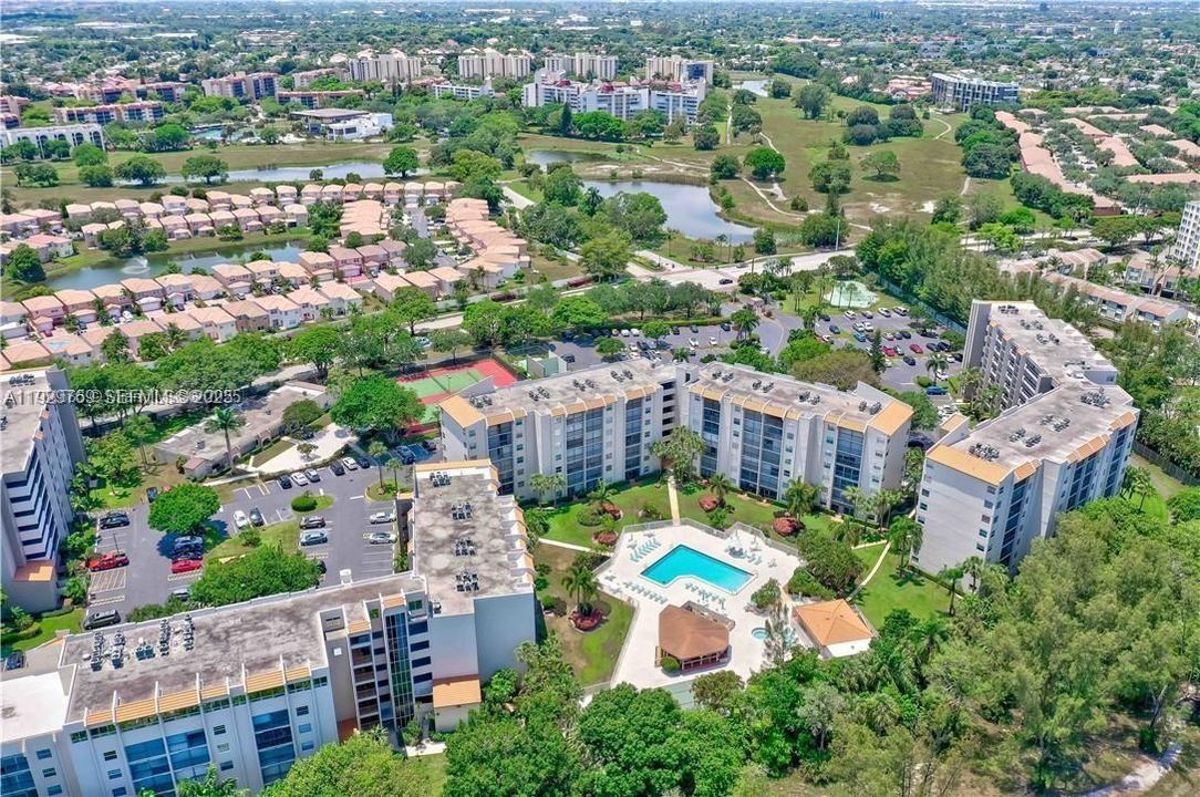 На продажу: $189,900 (2 спален, 2 ванн, 1260 Квадратных фут)