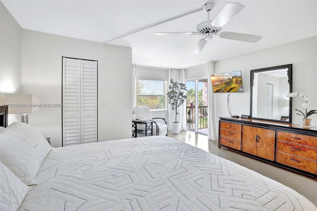 На продажу: $189,900 (2 спален, 2 ванн, 1260 Квадратных фут)