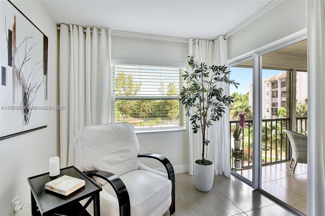 На продажу: $189,900 (2 спален, 2 ванн, 1260 Квадратных фут)