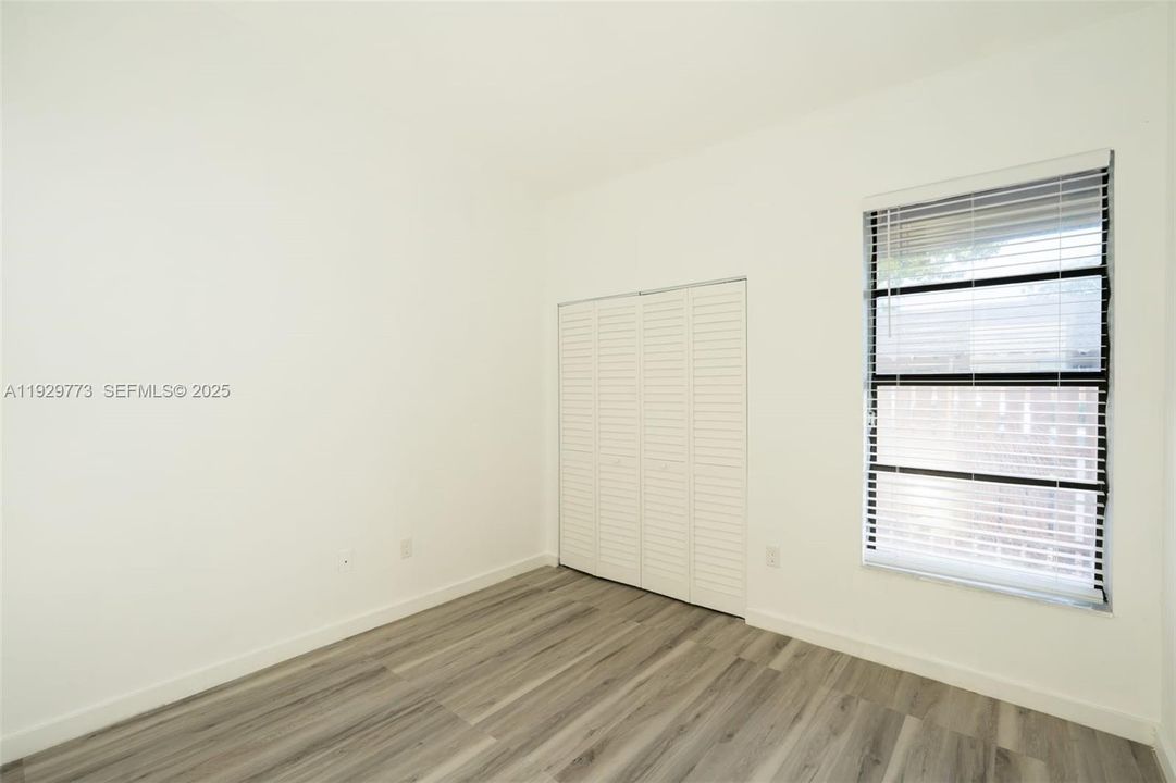 For Sale: $399,000 (2 beds, 2 baths, 1089 Square Feet)