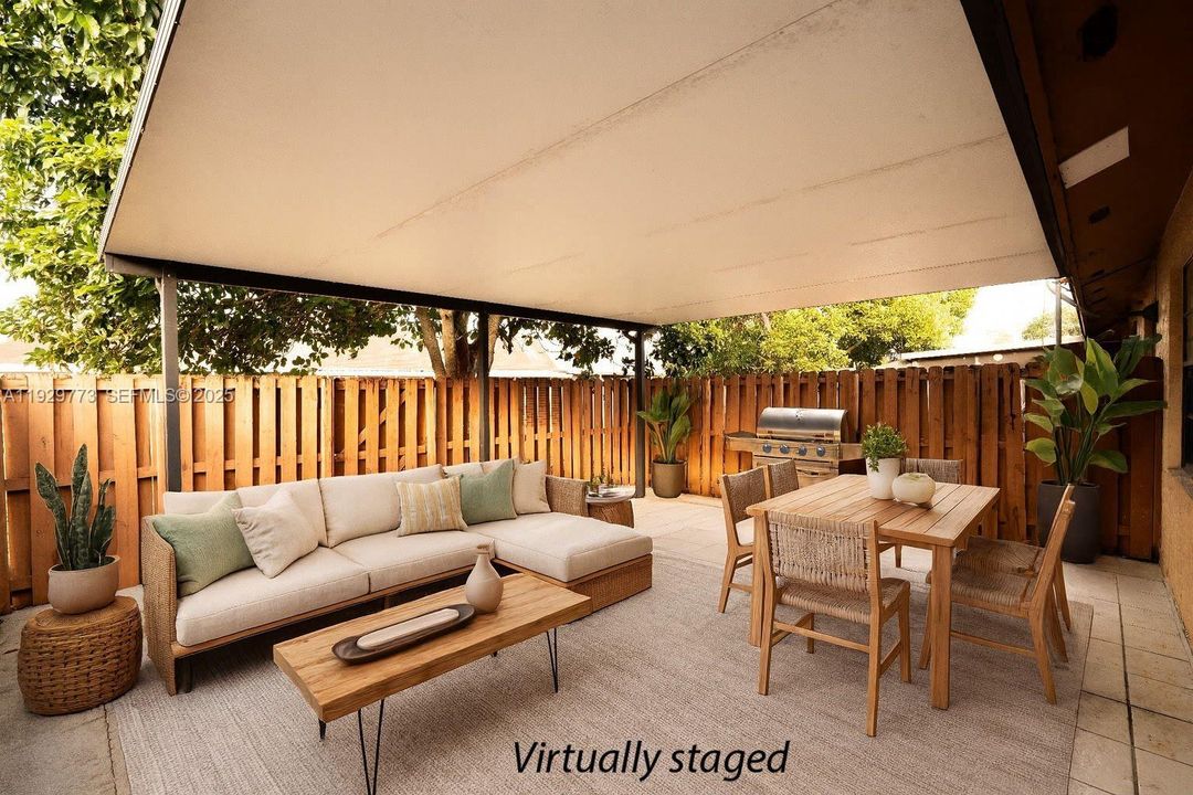 For Sale: $399,000 (2 beds, 2 baths, 1089 Square Feet)