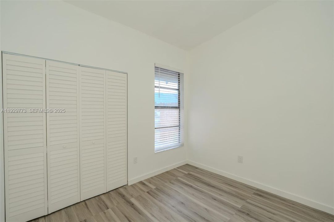 For Sale: $399,000 (2 beds, 2 baths, 1089 Square Feet)