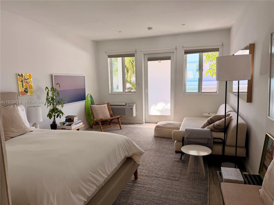 For Rent: $1,845 (1 beds, 1 baths, 390 Square Feet)