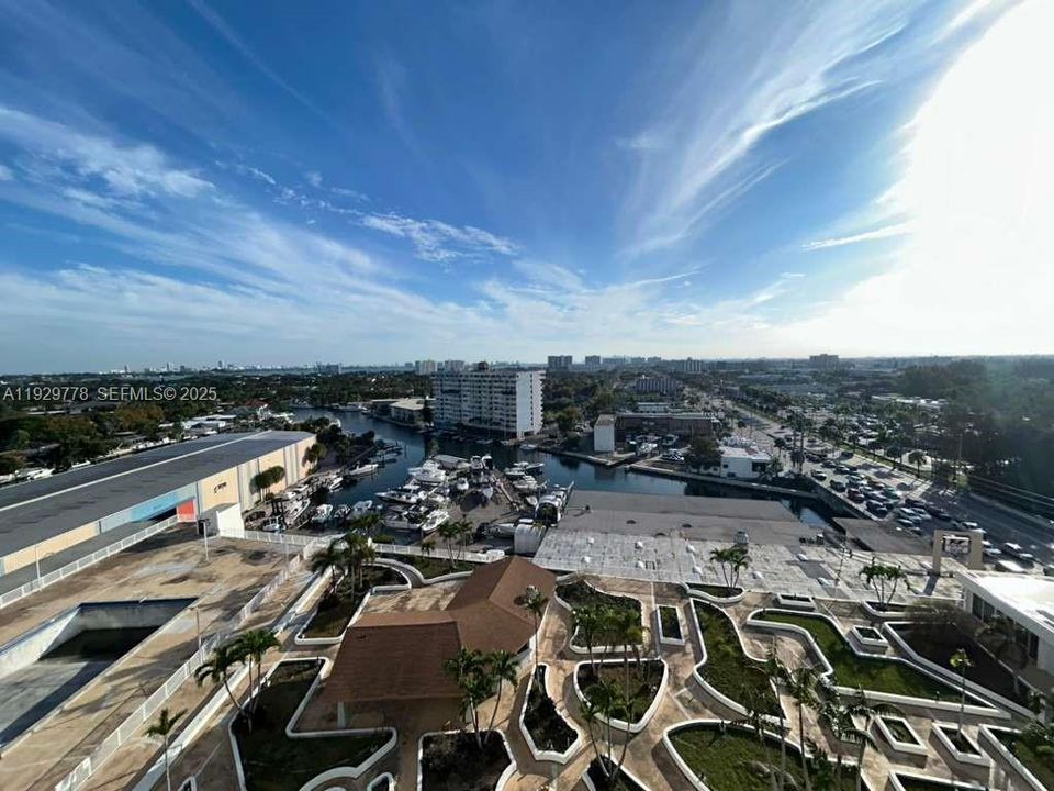 For Sale: $185,000 (2 beds, 2 baths, 1050 Square Feet)