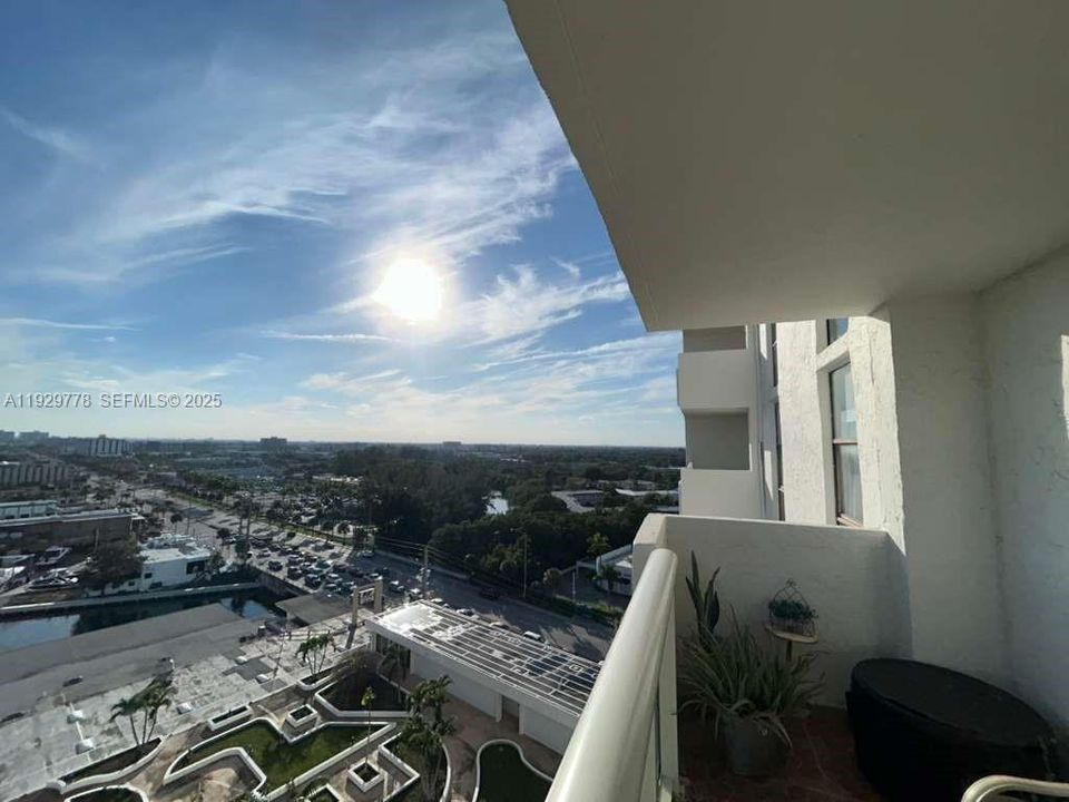 For Sale: $185,000 (2 beds, 2 baths, 1050 Square Feet)