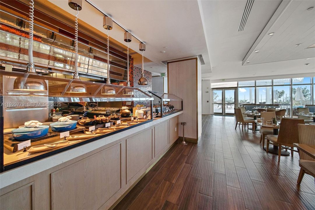 For Sale: $1,075,000 (2 beds, 2 baths, 1103 Square Feet)