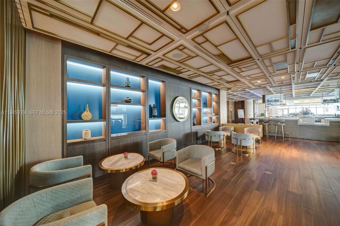 For Sale: $1,075,000 (2 beds, 2 baths, 1103 Square Feet)