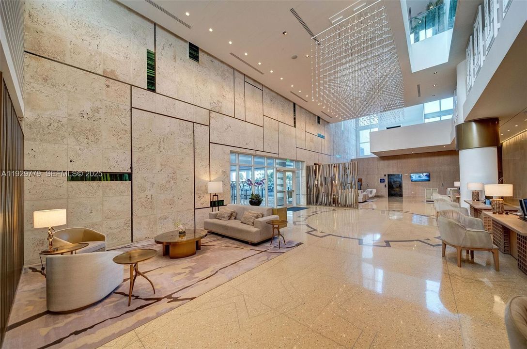 For Sale: $1,075,000 (2 beds, 2 baths, 1103 Square Feet)