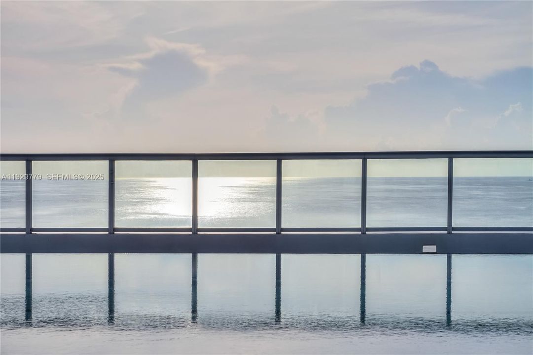 For Sale: $1,075,000 (2 beds, 2 baths, 1103 Square Feet)