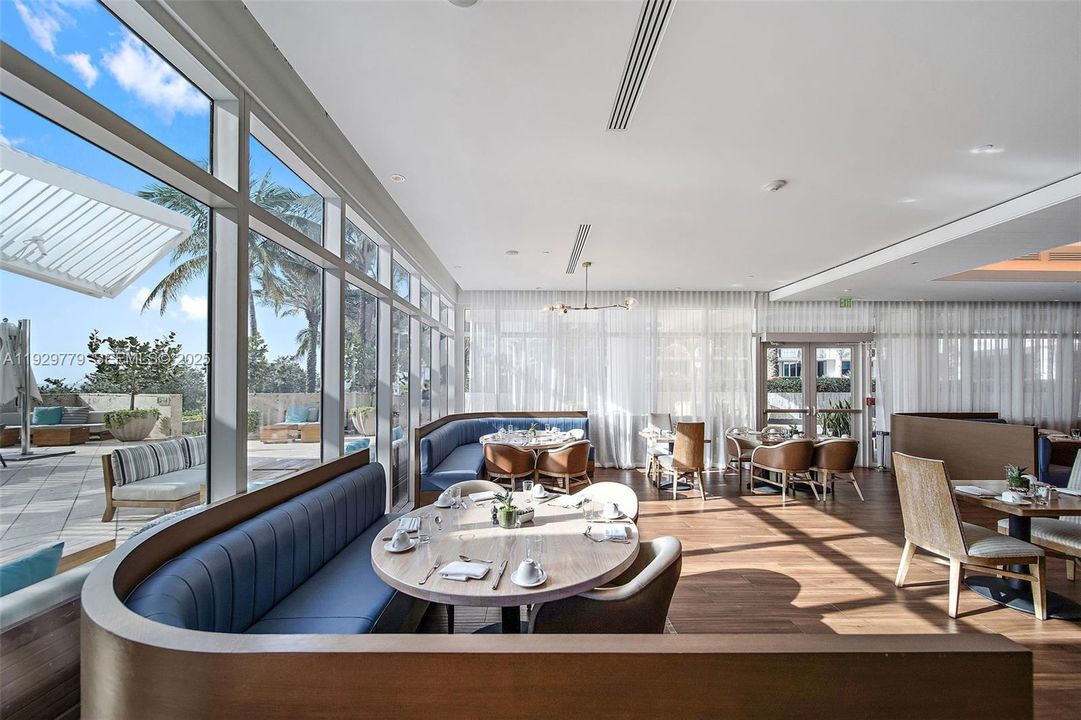 For Sale: $1,075,000 (2 beds, 2 baths, 1103 Square Feet)