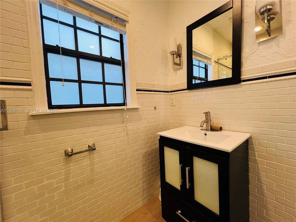 For Rent: $4,980 (3 beds, 2 baths, 1613 Square Feet)