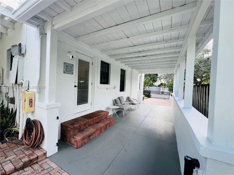 For Rent: $4,980 (3 beds, 2 baths, 1613 Square Feet)