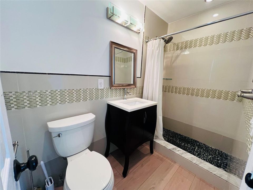 For Rent: $4,980 (3 beds, 2 baths, 1613 Square Feet)