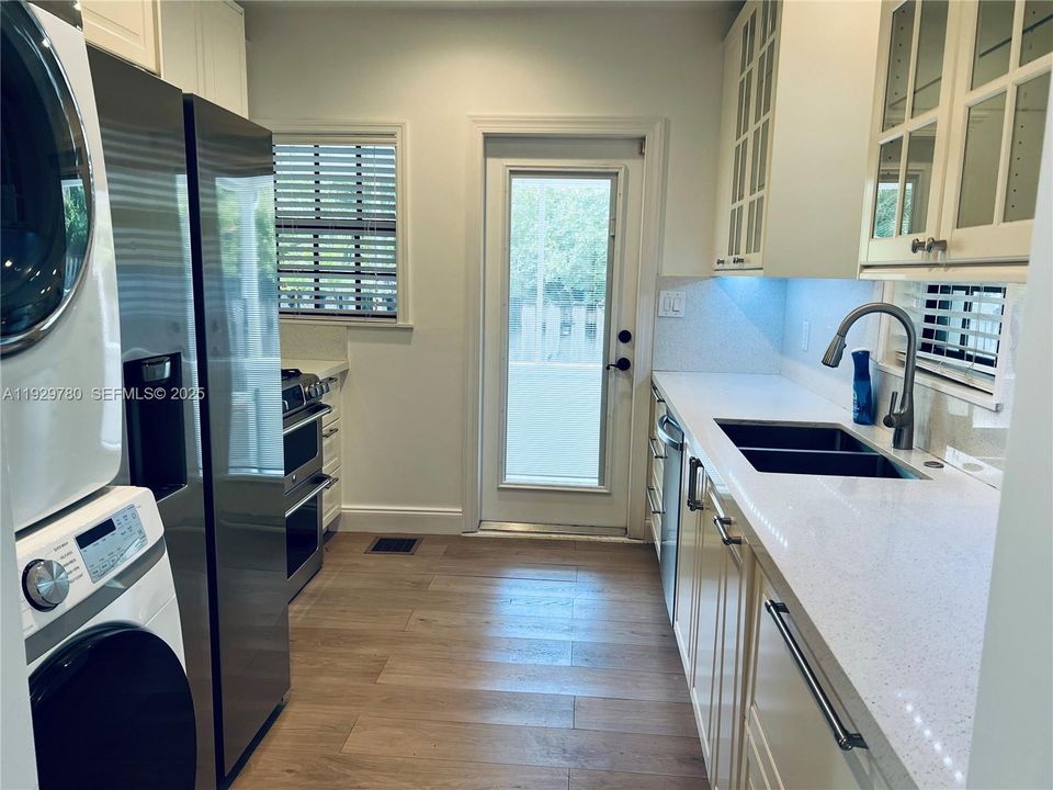 For Rent: $4,980 (3 beds, 2 baths, 1613 Square Feet)