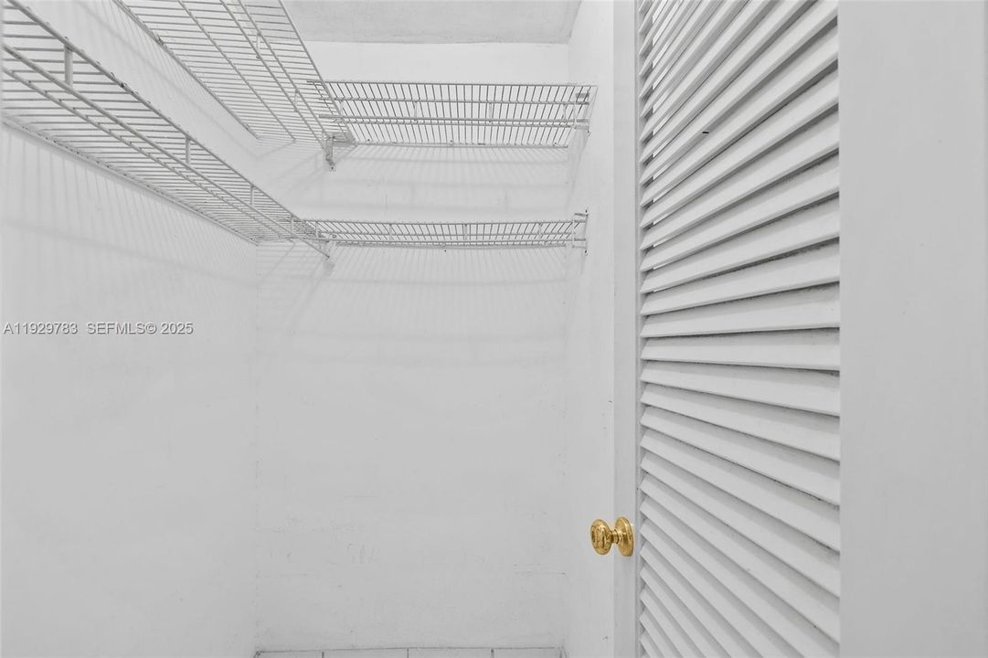 For Sale: $649,000 (1 beds, 1 baths, 845 Square Feet)