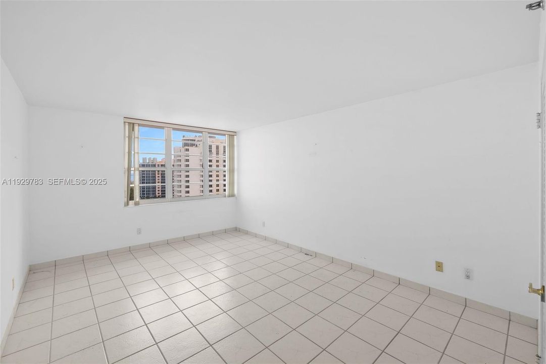 For Sale: $649,000 (1 beds, 1 baths, 845 Square Feet)